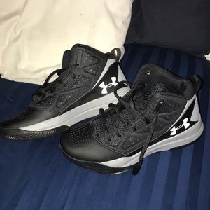 Kids under armour basketball shoes